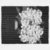 Boeket van Schedelrozen Zwart & Wit Gotisch Fleece Deken (Voorkant (Horizontaal))