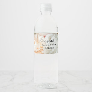 Boeket witte pioenrozen met kanten labelset waterfles etiket