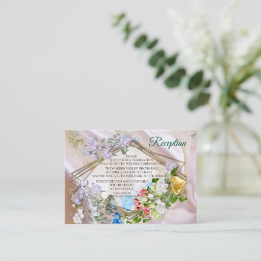 Boeketten van meerkleurige Rozen op zijden texture Informatiekaartje (Staand voorkant)