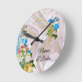 Boeketten van meerkleurige Rozen op zijden texture Ronde Klok (Hoek)