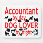 boekhoudkundig Hondenliefhebber Muismat<br><div class="desc">Dit schattige tekstontwerp met de zin "Accountant by Day Hondenliefhebber by Night" en leuke hondenprofielen is ideaal voor elke accountant die van honden houdt.</div>