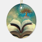 Boekstapstructuur en open boeken keramisch ornament (Links)