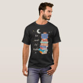 Boekvolle kattenlezing onder Moon Art T-shirt (Voorkant volledig)