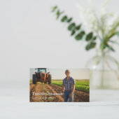 Boer en tractor op het land visitekaartje (Staand voorkant)