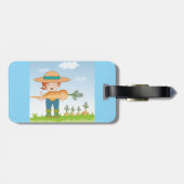 Boer Meisje met Giant Carrot Tuinieren Bagagelabel (Achterkant horizontaal)