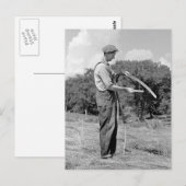 Boer Sharpening a Scythe, jaren 30 Briefkaart (Voorkant / Achterkant)