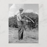 Boer Sharpening a Scythe, jaren 30