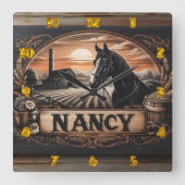 Boerderij- en paardenscène met naamplaat bij zonso vierkante klok (Voorkant)