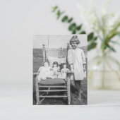 Boerderij Girl en haar Doll Friends (Staand voorkant)