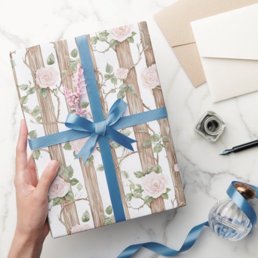 Boerderij Hout Roze Bloemen Land Verjaardag Cadeaupapier (Geschenken)