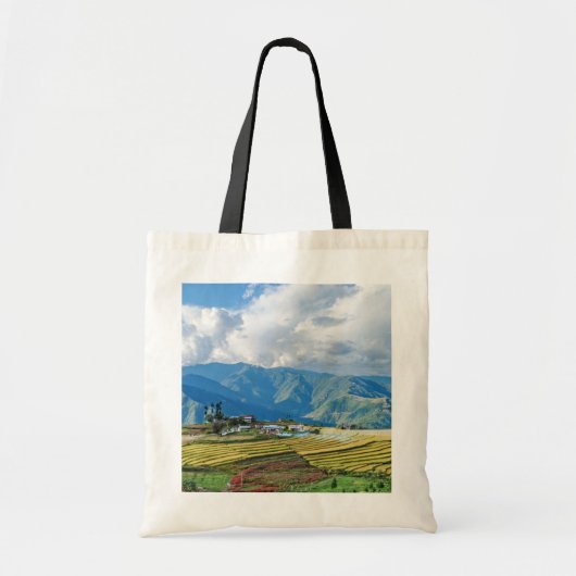 Boerderij in de oostelijke bergen van Bhutan - Him Tote Bag (Voorkant)