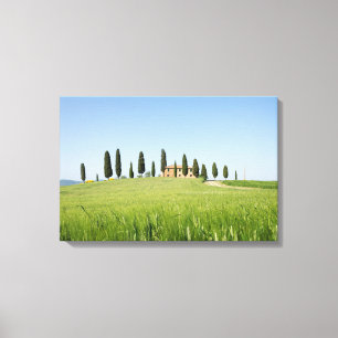 Boerderij in Toscane met cipressen canvas print