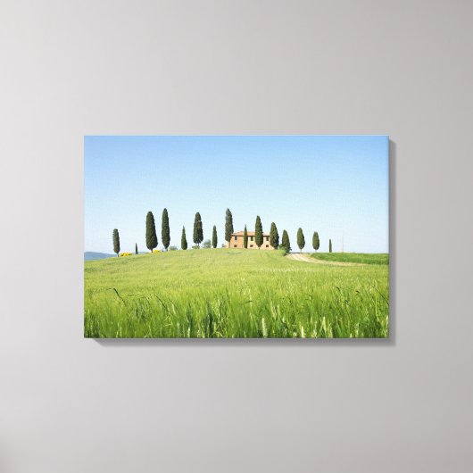 Boerderij in Toscane met cipressen canvas print (Voorkant)