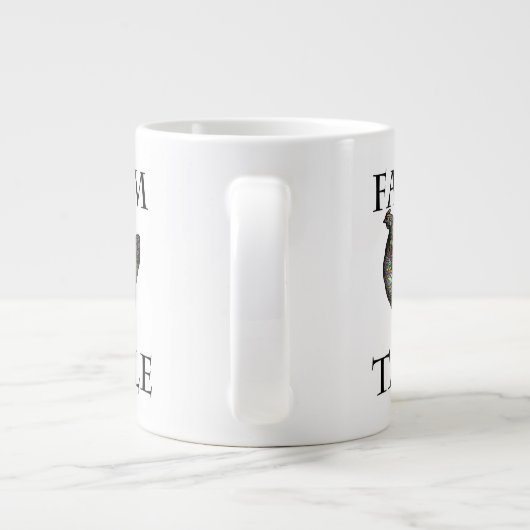 Boerderij op tafel en kleurrijke kip grote koffiekop (Achterkant)