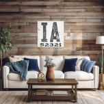 Boerderij rustieke staat Postcode Iowa Canvas Afdruk<br><div class="desc">Dit rustieke teken is een eenvoudige manier om uw liefde voor thuis te tonen. De postcode kan worden gepersonaliseerd met elke postcode in de staat. Maakt een geweldig cadeau. Creëer door Simply Farmhouse Press.</div>
