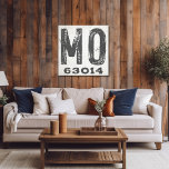 Boerderij rustieke staat postcode Missouri Canvas Afdruk<br><div class="desc">Dit rustieke teken is een eenvoudige manier om uw liefde voor thuis te tonen. De postcode kan worden gepersonaliseerd met elke postcode in de staat. Maakt een geweldig cadeau. Creëer door Simply Farmhouse Press.</div>