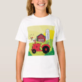 Boerderij Scene met Zingende Haan op Tractor T-shirt (Voorkant)