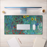 Boerderij tuin met zonnebloemen, Gustav Klimt Bureaumat<br><div class="desc">Gustav Klimt (14 juli 1862 - 6 februari 1918) was een Oostenrijkse symboliek schilder en een van de meest prominente leden van de Wenen Secessiebeweging. Klimt wordt genoteerd voor zijn schilderijen, moorden, schetsen en andere voorwerpen. Naast zijn figuurwerk, dat onder meer bestaat uit aantijgingen en portretten, schilderde hij landschappen. Onder...</div>