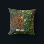 Boerderij tuin met zonnebloemen kussen<br><div class="desc">Gustav Klimt's beroemde schilderij,  Boerderij Garden met zonnebloemen.</div>