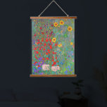 Boerderij van Gustav Klimt met zonnebloemen Hangend Wandkleed<br><div class="desc">Gustav Klimt's Boerderij tuin met zonnebloemen die de bosbouw afremmen.</div>