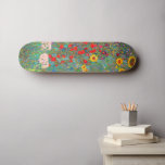 Boerderij van Gustav Klimt met zonnebloemen Persoonlijk Skateboard<br><div class="desc">Gustav Klimt's Boerderij tuin met zonnebloemen skateboard.</div>