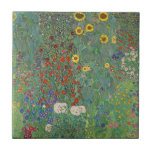Boerderij van Gustav Klimt met zonnebloemen Tegeltje<br><div class="desc">Breng de tijdloze schoonheid van Gustav Klimt's "Boerderij Garden met Zonnebloemen" in uw huis met deze prachtige keramische tegel. Digitaal verbeterd om elk levendig detail vast te leggen, straalt dit iconische schilderij warmte en sereniteit uit. Stel je de vreugde en inspiratie voor die voortkomt uit het presenteren van een meesterwerk...</div>