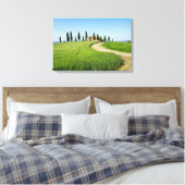 Boerderij villa met cypersbomen in Toscane Canvas Afdruk (Insitu (Slaapkamer))