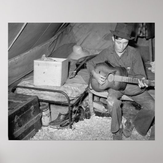 Boerderij Worker Plays Guitar, 1939.  foto Poster (Voorkant)