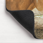 Boerderijpaard dat hooi eet muismat (Hoek)