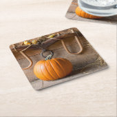 Boerenmuseum. Pompoen in schuur met hooivaal Kartonnen Onderzetters (Schuin)