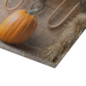 Boerenmuseum. Pompoen in schuur met hooivaal Snijplank (Hoek)