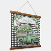 Boerkhuis | groene vrachtwagen | Boerderij, vers Hangend Wandkleed (Gebogen)