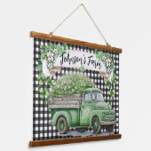 Boerkhuis |  groene vrachtwagen | Gepersonaliseerd Hangend Wandkleed (Gebogen)
