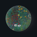 Boertuin met zonnebloem door Klimt,  bloemen Ronde Button 5,7 Cm<br><div class="desc">Farmergarden met zonnebloem (1905/06) van Gustav Klimt is een Victoriaans Era Symbolisme fijn kunstschilderij. Een natuur scène met allerlei bloemen en zonnebloemen in een tuin op een boerderij. Over de kunstenaar: Gustav Klimt (1862-1918) was een Oostenrijkse symbolistische schilder en een van de meest prominente leden van de beweging "Art Nouveau"...</div>