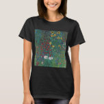 Boertuin met zonnebloem door Klimt,  bloemen T-shirt<br><div class="desc">Farmergarden met zonnebloem (1905/06) van Gustav Klimt is een Victoriaans Era Symbolisme fijn kunstschilderij. Een natuur scène met allerlei bloemen en zonnebloemen in een tuin op een boerderij. Over de kunstenaar: Gustav Klimt (1862-1918) was een Oostenrijkse symbolistische schilder en een van de meest prominente leden van de beweging "Art Nouveau"...</div>