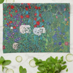 Boertuin met zonnebloem door Klimt,  bloemen Theedoek<br><div class="desc">Farmergarden met zonnebloem (1905/06) van Gustav Klimt is een Victoriaans Era Symbolisme fijn kunstschilderij. Een natuur scène met allerlei bloemen en zonnebloemen in een tuin op een boerderij. Over de kunstenaar: Gustav Klimt (1862-1918) was een Oostenrijkse symbolistische schilder en een van de meest prominente leden van de beweging "Art Nouveau"...</div>