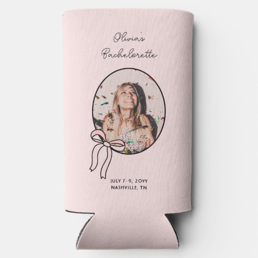 Bogen & Babes Bachelorette Party Favor Aangepaste  Seltzer Blikjeskoeler (Achterkant)