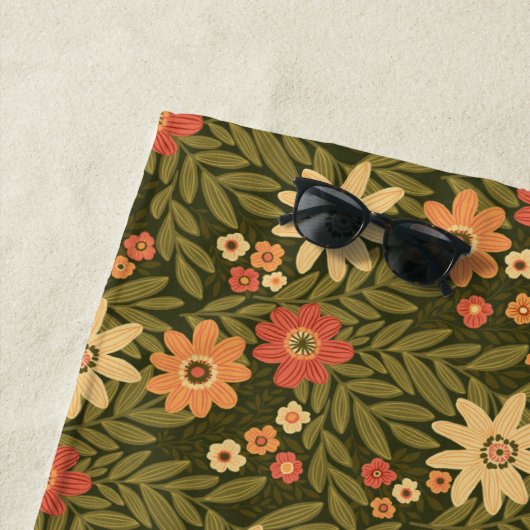 Boheemse bloemen in aardekleuren strandlaken (In situ)