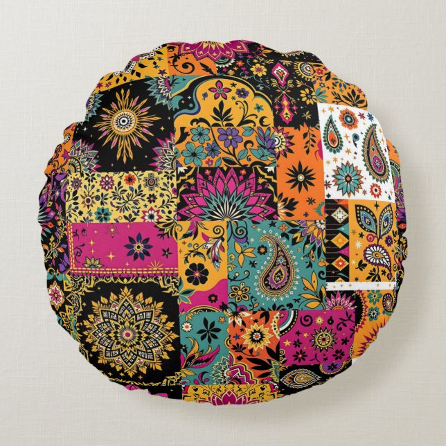 Boheemse patchwork mandala en paisley patroon rond kussen (Voorkant)