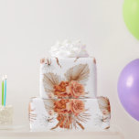 Boheemse verbrande-oranje bloemrijke rustieke brui cadeaupapier<br><div class="desc">Het belangrijkste element van dit boho bruiloftspapier is een tropisch verbrande oranje bloemmotief met pampasgras,  bekend om zijn veerachtige pluimen die whimsie en elegantie toevoegen. Dit is een passend boheems bruiloftsthema van liefde en eenheid.</div>