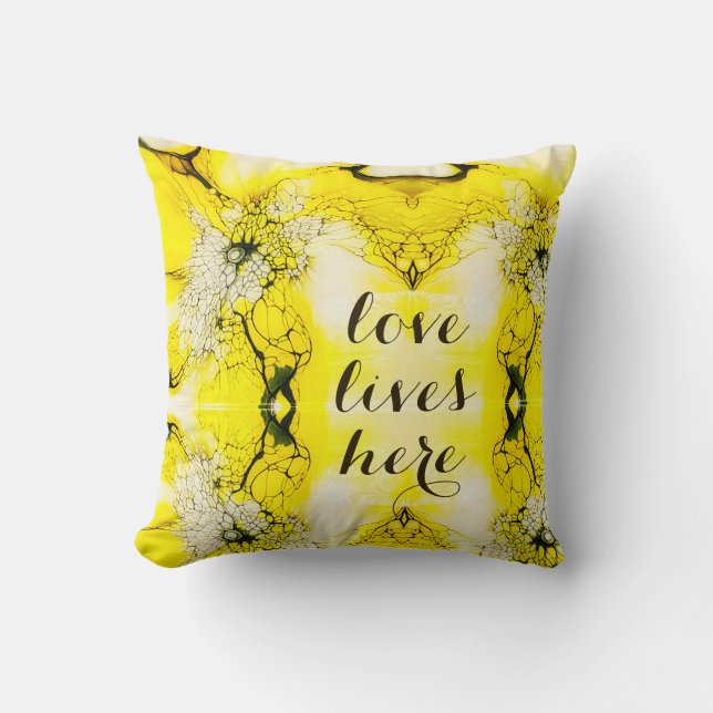 BOHEMIAN BUTTERFLFLY GEEL ZWART LACINGThrow Pillow Kussen (Voorkant)