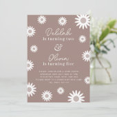 Bohemian Daisy Photo Joint Birthday Invitation Kaart (Staand voorkant)