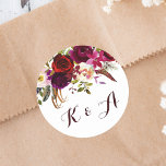 Bohemian Floral Autumn Wedding Monogram Ronde Sticker<br><div class="desc">Bohemische Sticker Wedding Monogram met waterverf illustratie van bruine,  rode en roze pinda's en rozen met een veenaccent. Dit is perfect voor de herfst | herfst- en winterevenementen. Overeenkomende objecten zijn ook beschikbaar.</div>