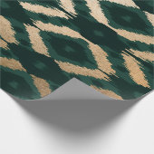 Bohemian Gold Forest Green Ikat Pattern Cadeaupapier (Hoek)