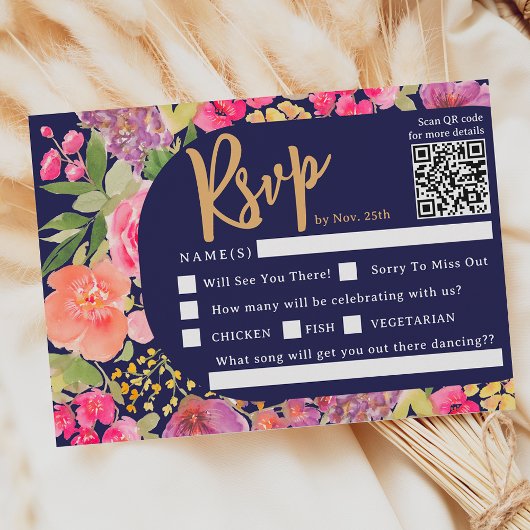 Bohemian heldere bloemenboog script marine bruilof RSVP kaartje