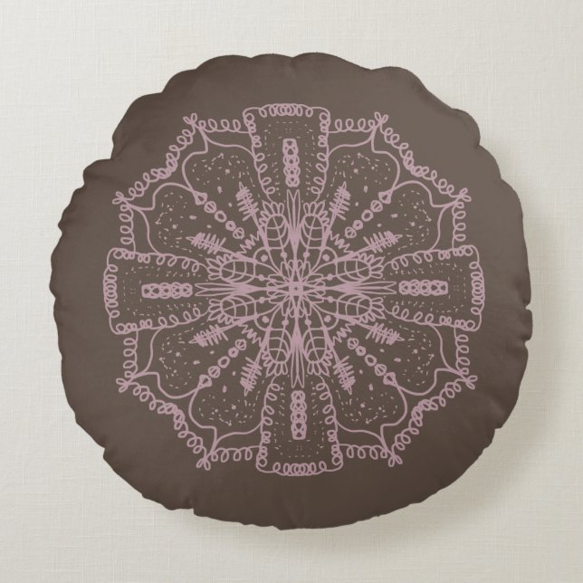 Bohemian Mandala Hand Drawn Brown and Blush Pink Rond Kussen (Voorkant)