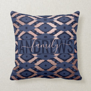 Bohemian Roos Gold Navy Blue Ikat Pattern Monogram Kussen
