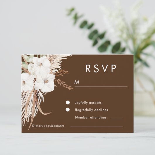 Bohemian White Floral Modern Wedding RSVP Kaartje (Staand voorkant)