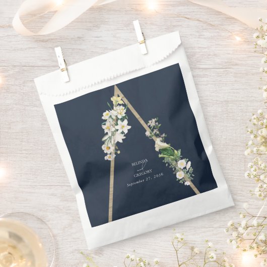 Bohemian Wood Pyramid Wit Bloemen Blauw Bruiloft Bedankzakje (Geknipt)