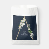 Bohemian Wood Pyramid Wit Bloemen Blauw Bruiloft Bedankzakje (Voorkant)